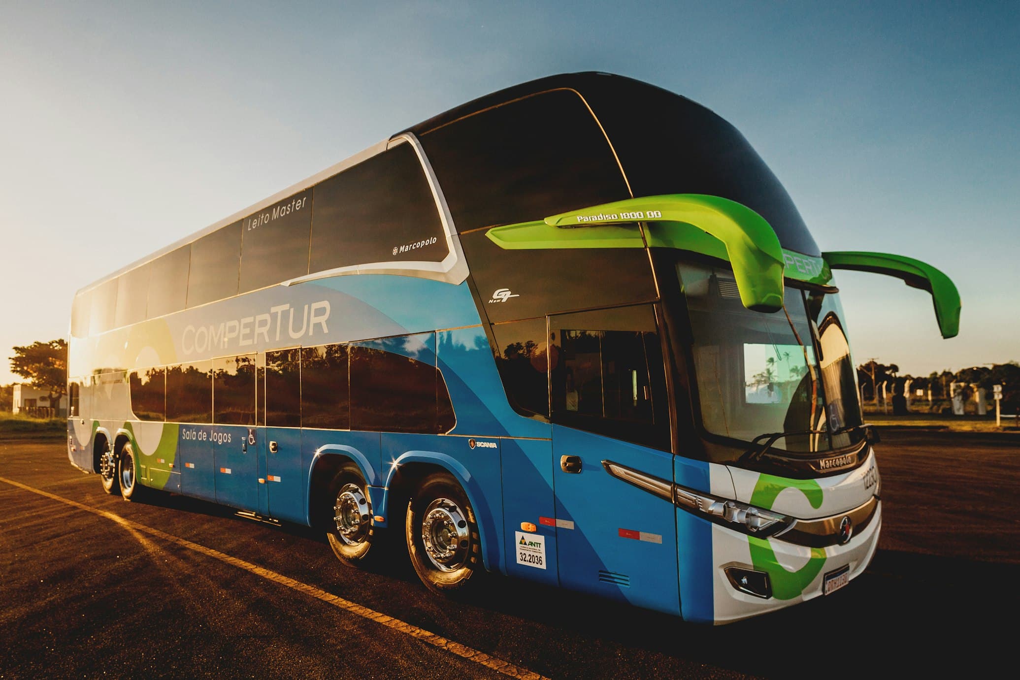 Exterior & on-road photos
